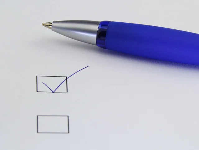 office, selection, write, paper, mark with a cross, done, ballpoint pen, pen, select, checklist, selection list, decide, decision, checklist, checklist, checklist, checklist, checklist. A PR quality checklist that records the inspection, not just the tick