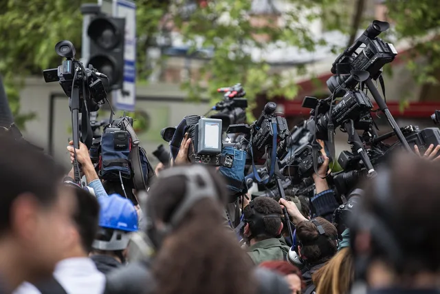 press, camera, the crowd, journalist, news, curiosity, live broadcast, newspaper, television, important, press, press, press, press, journalist, journalist, journalist, journalist, journalist, newspaper. Three PR media databases: what each supplier publishes
